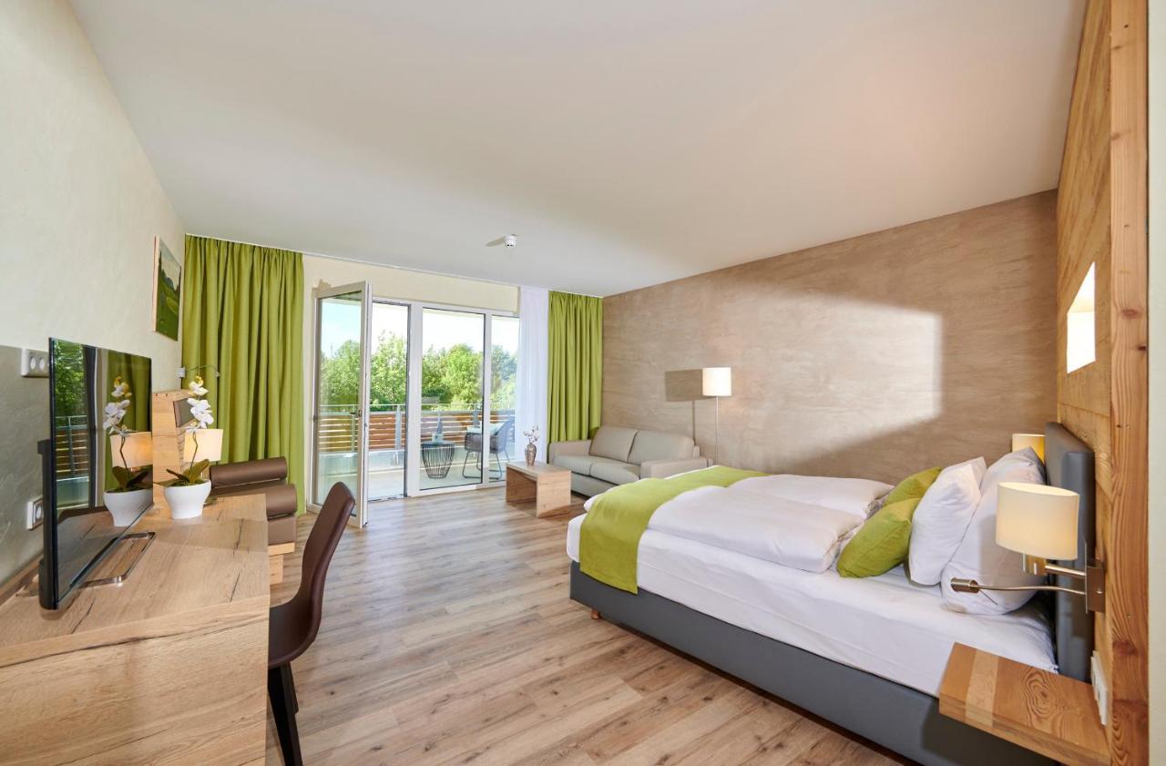 Bachhof Resort Hotel Kirchroth Bagian luar foto
