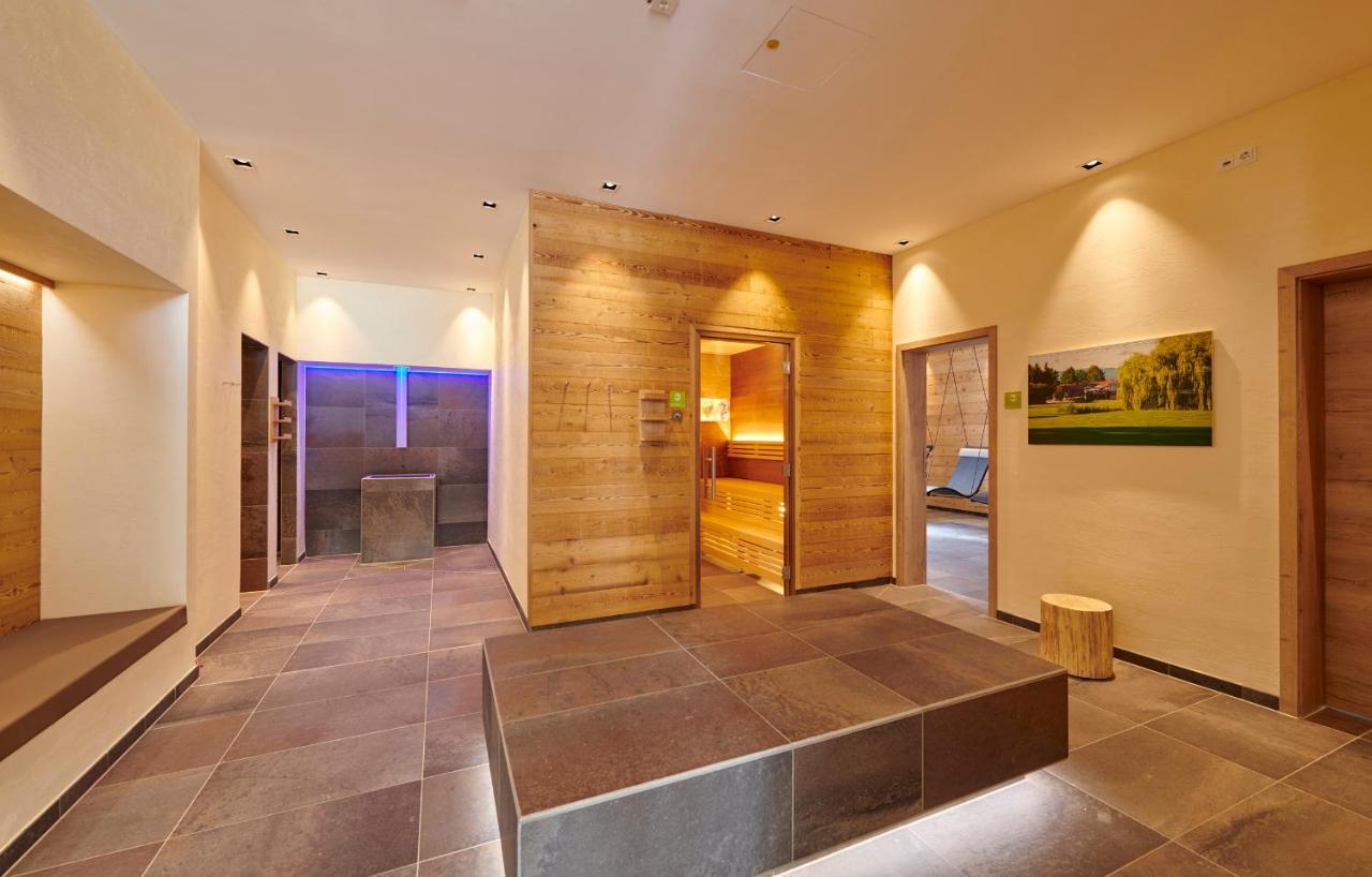 Bachhof Resort Hotel Kirchroth Bagian luar foto