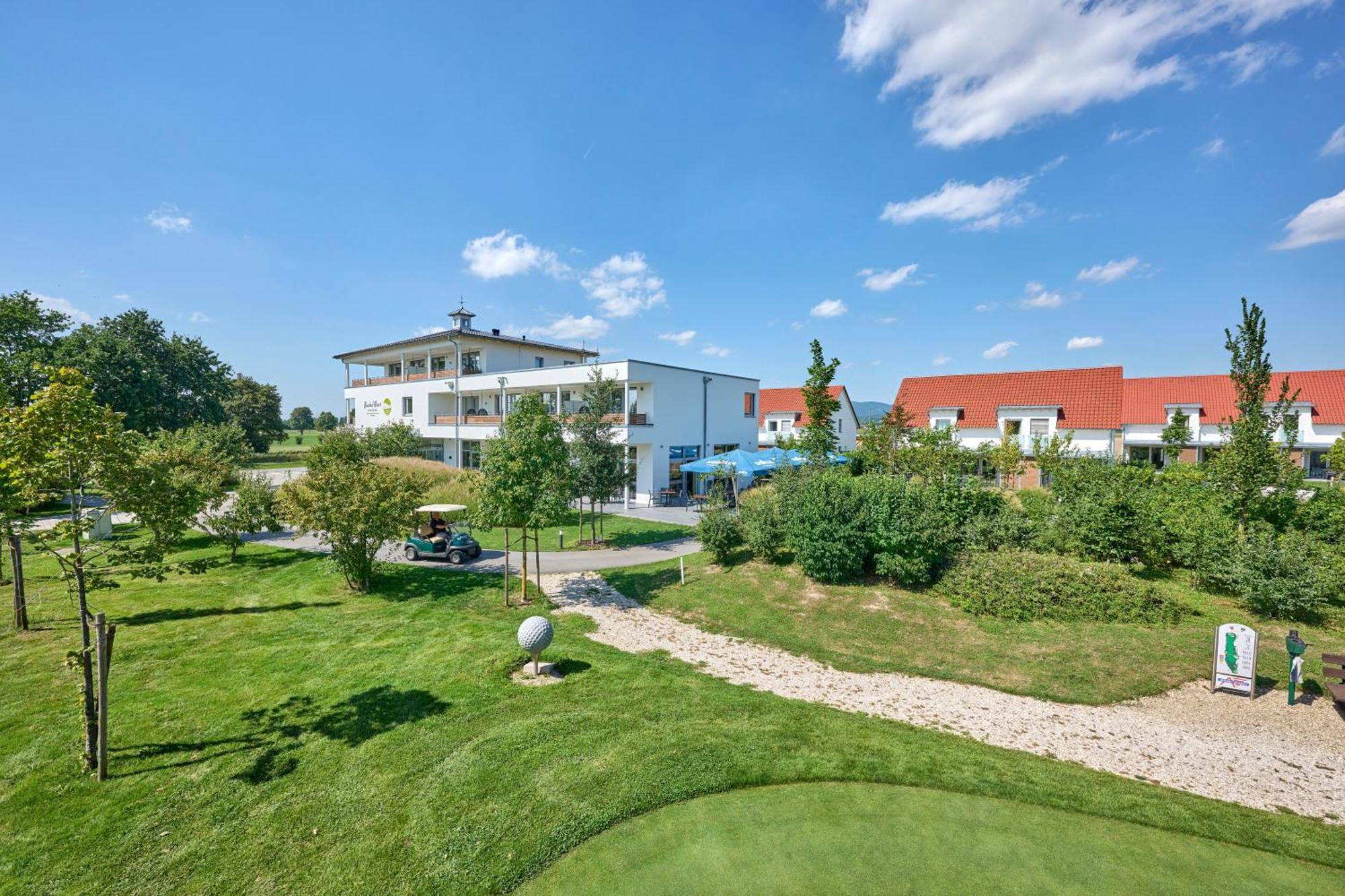 Bachhof Resort Hotel Kirchroth Bagian luar foto